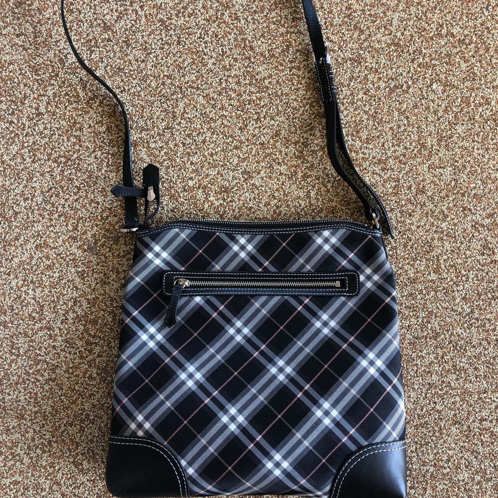 Authentic Burberry crossbody bag-immaculate